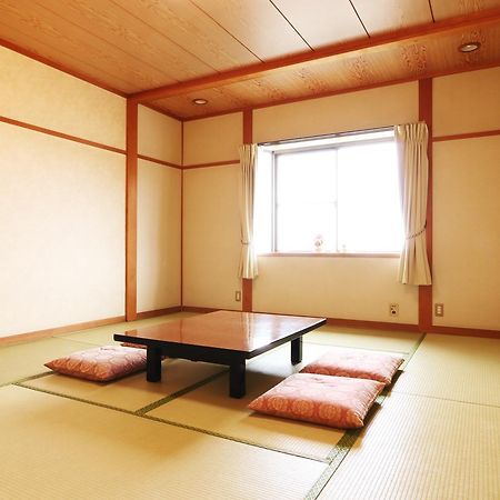 Ryokan Umi No Hana Тоёока Экстерьер фото