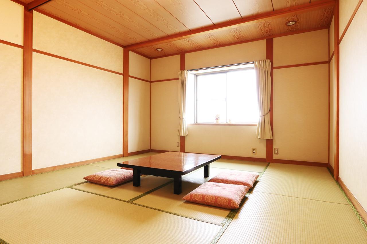 Ryokan Umi No Hana Тоёока Экстерьер фото